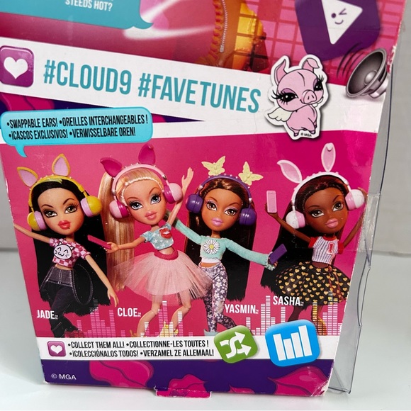 NEW Remix Cloe Bratz Doll Music Fashion MGA 2015 Pig Ear Headphones - Picture 8 of 13